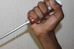 El violento individuo estaba armado con un destornillador. Foto: imagen ilustrativa