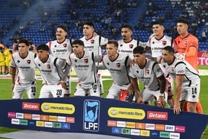 El equipo leproso que terminó jugando el último partido en cancha de Velez.