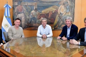 El ministro de Economía se reunió con el ejecutivo de Silicon Valley, acompañado por Daza y Bausili.