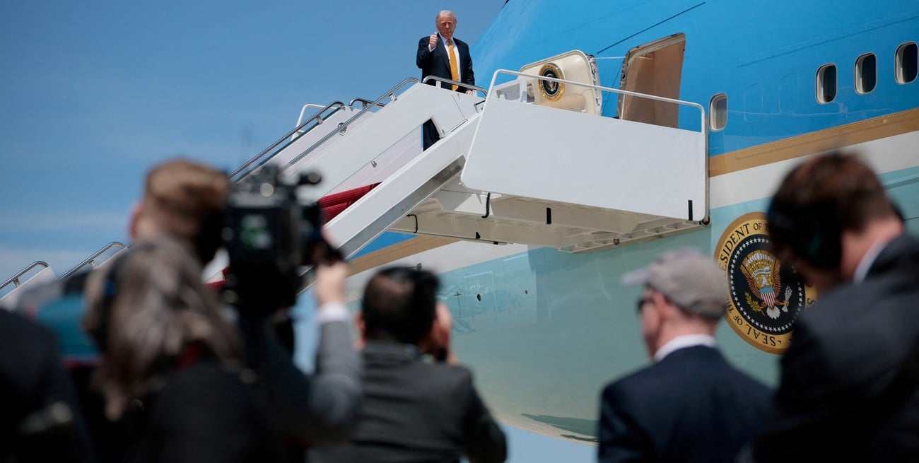 Trump llega a Beijing para una cumbre clave con Xi Jinping en medio de la disputa comercial y la guerra en Irán
