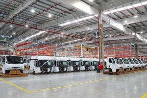 La industria automotriz, aunque mejoró frente a un año atrás, quedó en 49,6%, todavía debajo de la mitad del potencial total de sus plantas. Foto: REUTERS / Irina Dambrauskas.