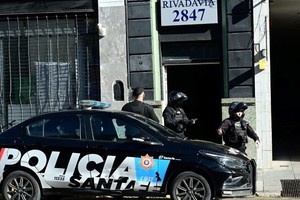Pelea de mujeres y secuestro de droga en Rivadavía 2800. Foto: Flavio Raina