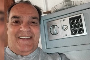 Se trata de Luis Vitette, quien tiene prohibido ingresar a la Argentina.