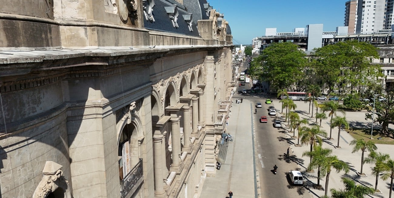 El gobierno difundió el decreto del plan de protección de salarios a los estatales de Santa Fe