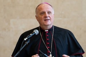 Monseñor Michael Wallace Banach.