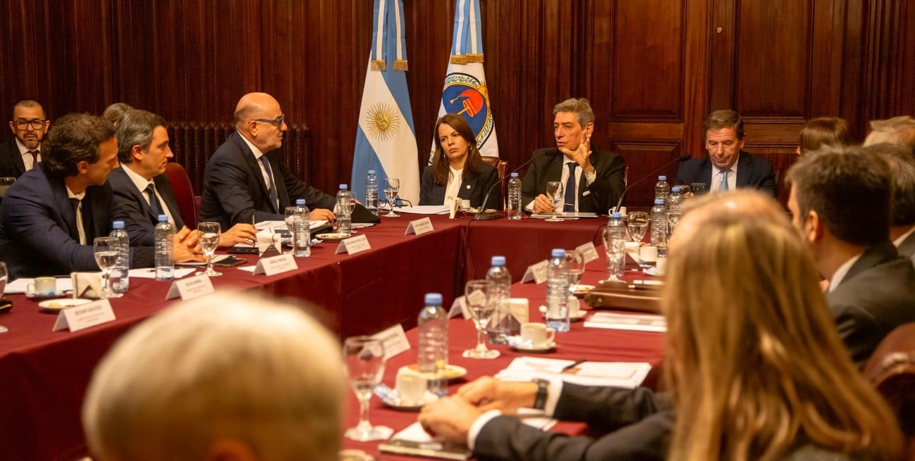 Jueces federales con Mahiques y Rosatti por la situación de la Justicia
