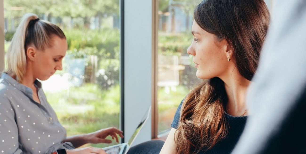 Dejar de compararte con otros puede mejorar tu salud mental