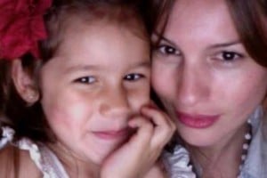 La modelo compartió imágenes inéditas de su hija y le mandó un beso al cielo.