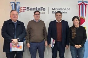 En primera instancia las autoridades repasaron los convenios firmados en el marco del Programa Abre Escuelas “Mil Aulas”, que son 31 aulas en total y de las cuales 17 ya se inauguraron y otras 14 se encuentran en ejecución próximas a ser inauguradas.