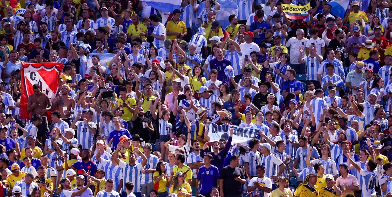 El Gobierno envió a Estados Unidos una lista con 34.000 hinchas argentinos restringidos
