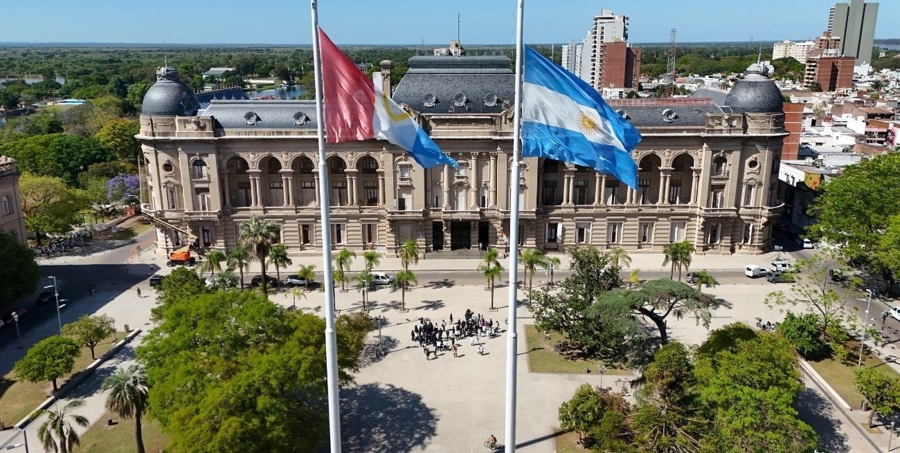 Cómo funciona el plan de protección salarial que lanzó Santa Fe para refinanciar deudas