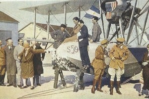 Eduardo Olivero y B. Duggan unieron Estados Unidos y Argentina a bordo del hidroavión “Buenos Aires”.