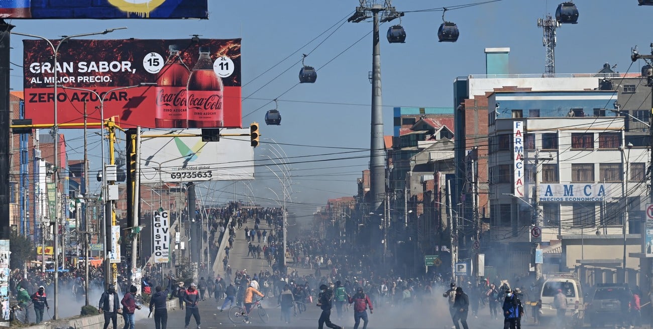 El Gobierno boliviano inicia el "Corredor Humanitario" para destrabar la crisis