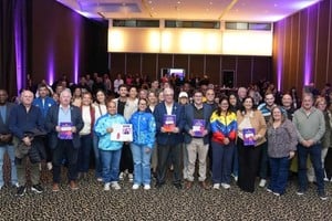 Presentaron materiales didácticos inspirados en los Juegos Suramericanos.