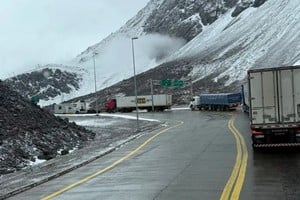 Reabrieron el paso Cristo Redentor tras el temporal: piden circular con extrema precaución.