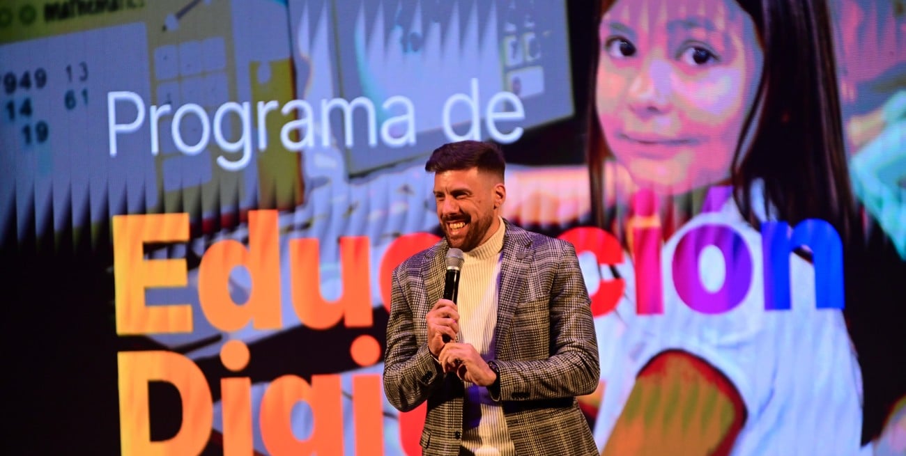 Educación digital: más de 700 docentes y familias participaron de una charla sobre grooming e IA