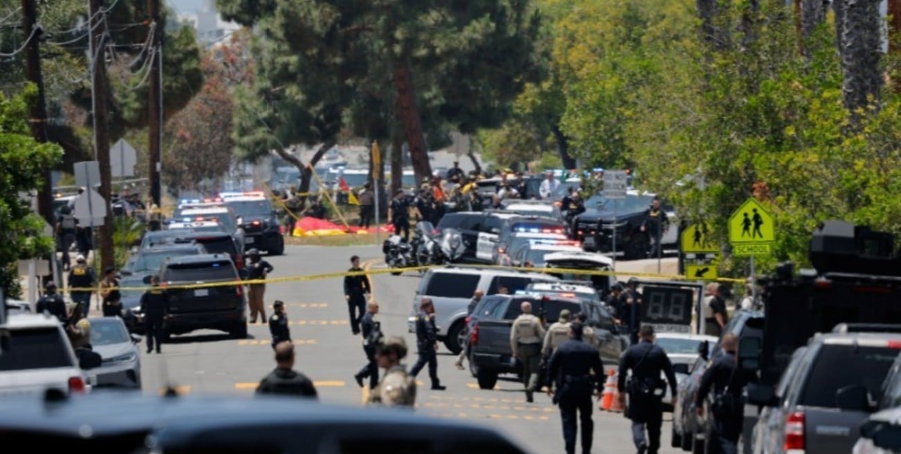 Cinco personas murieron en un tiroteo en la mezquita más grande de San Diego