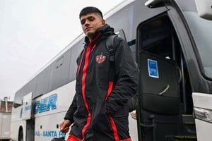Durante la mañana, el nacido en Villa Mercedes se dirigió a una clínica céntrica para realizarse los controles correspondientes tras el episodio que vivió en pleno cotejo.
