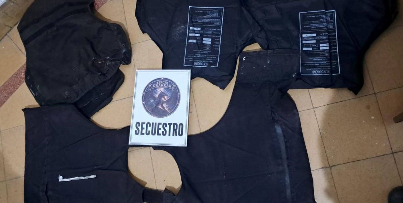 Aprehendieron a un hombre y secuestraron un chaleco balístico en Santa Fe