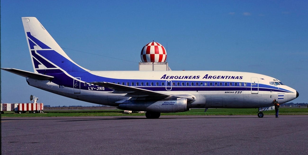 El avión con la peor suerte del mundo fue argentino: la increíble historia del Boeing 737-200 “Ciudad de Trelew”