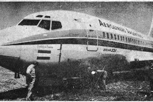 En un campo santafesino aterrizó el Boeing secuestrado.