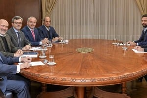El encuentro se produce en un momento de heterogeneidad que atraviesa la industria, en donde sectores como la energía y minería muestran grandes avances, mientras que los textiles y manufactureros son dos de los más golpeados.