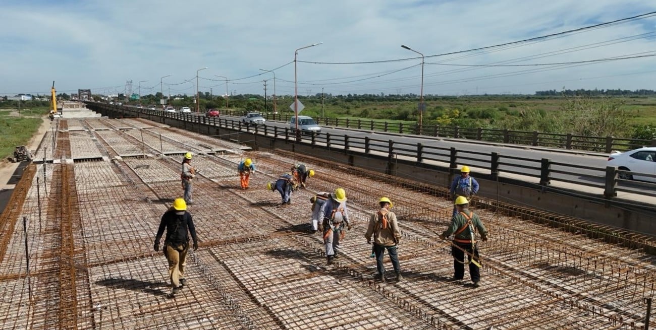 Reparan una falla en el puente en construcción entre Santa Fe y Santo Tomé
