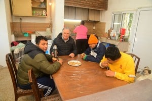Unos matecitos en casa, para arrancar la jornada. Guillermo Di Salvatore.