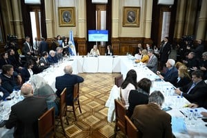 El proyecto de inviolabilidad de propiedad privada avanza al recinto tras ajustes en tierras y expropiaciones, con apoyo de oposición dialoguista. Foto: HCSN.