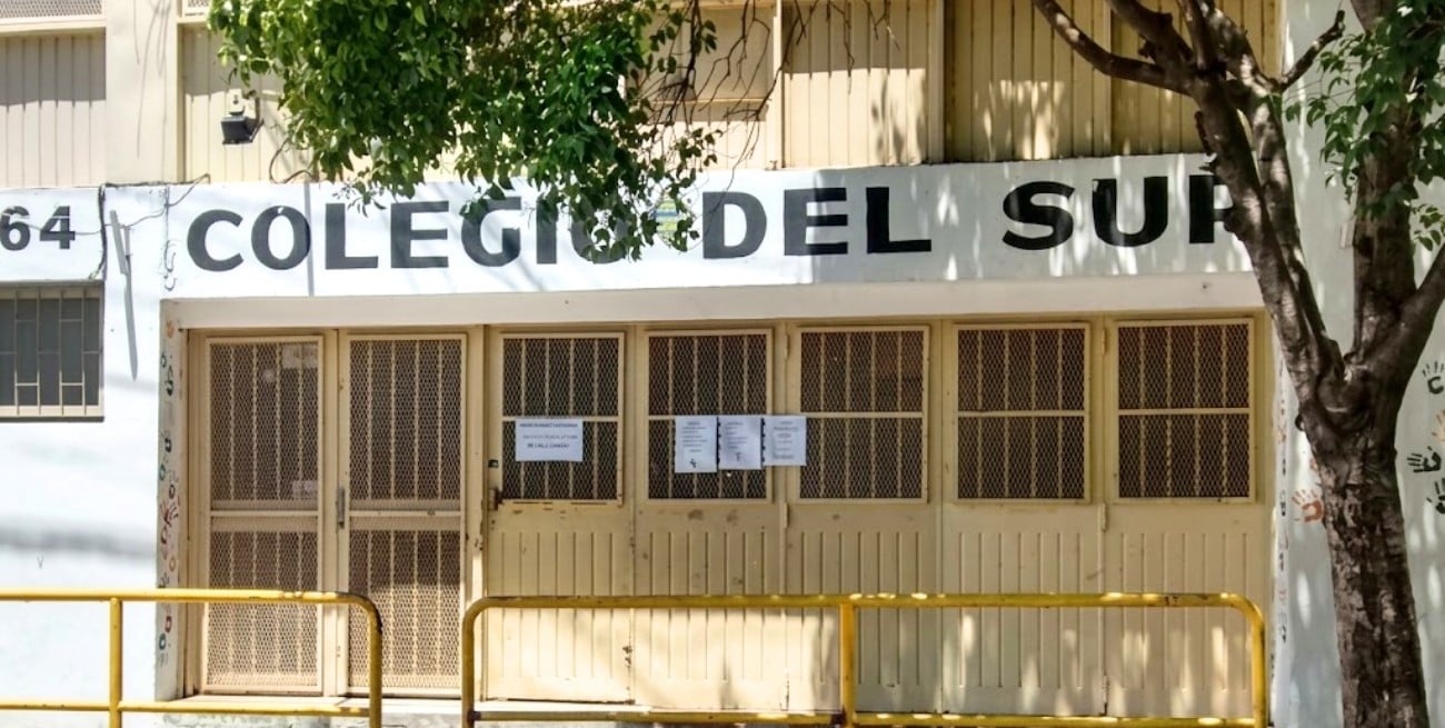 Rosario: dejaron una bandera con mensaje intimidatorio en colegio de zona sur