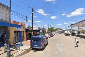 El crimen se consumó el 15 de diciembre de 2022 en una casa de Azopardo al 6800. Imagen: Google Street View