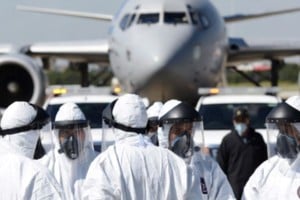 Las autoridades no especificaron si el pasajero presentaba síntomas del virus.