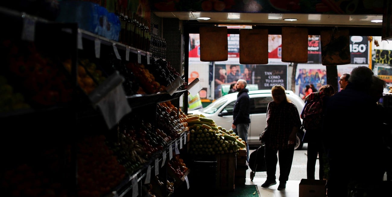 Supermercados, mayoristas y shoppings cerraron el trimestre en rojo