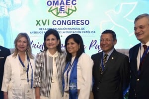 A la derecha, Eugenio Martín De Palma, rector de la UCSF, junto al presidente de OMAEC, Alfonso Giraldo Saavedra.