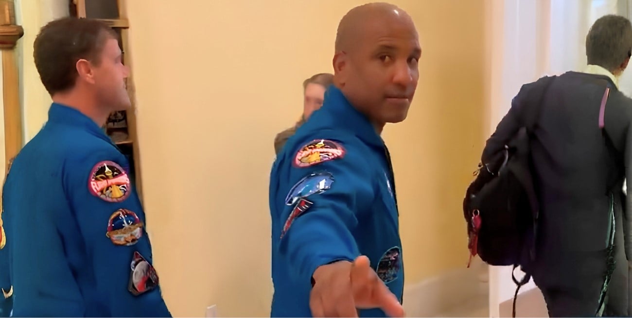 Increparon a los astronautas del Artemis II antes de una exposición en el Capitolio de EE.UU.