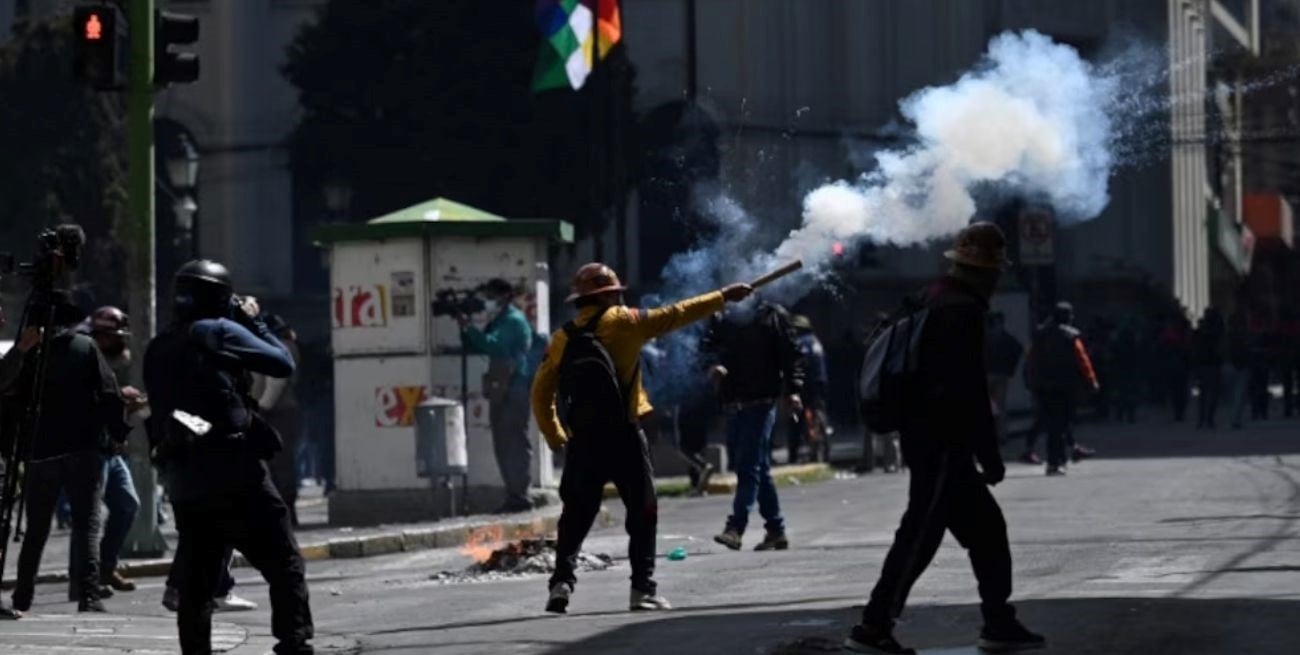 Bloqueos, protestas y cambio de ministro en Bolivia: convocan a una marcha hacia el Palacio de Gobierno