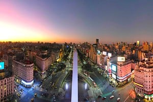 Durante La noche del Obelisco habrá un espectáculo de mapping 3D sobre el monumento que repasará su historia y su vínculo con la Ciudad 