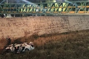 Un hombre murió tras caer con su auto a un canal en Godoy Cruz.