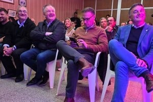 Michlig y Enrico estuvieron juntos en la apertura de ofertas para limpiar canales en el centro norte santafesino.