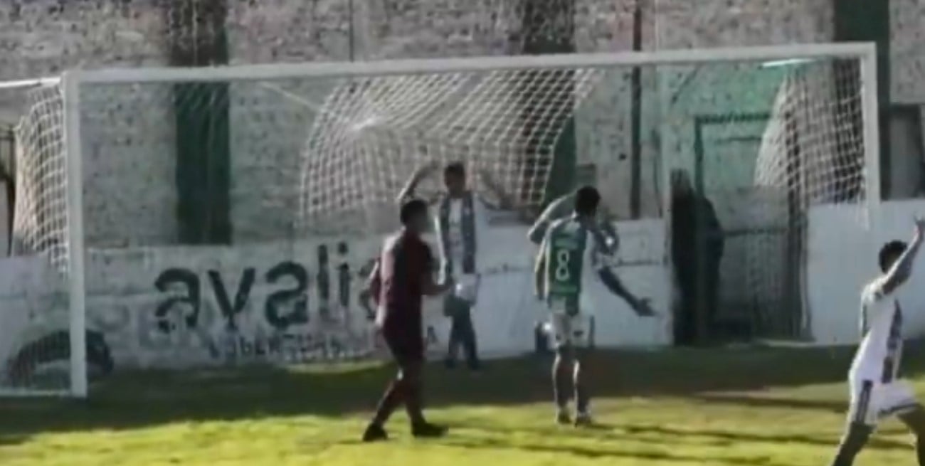 Video: el insólito gol fantasma que le “robaron” a Douglas Haig ante Gimnasia
