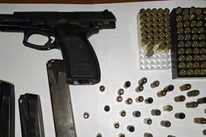El arma secuestrada en poder del violento individuo. Foto: Gentileza