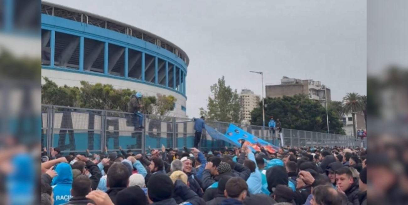 Banderazo en el Cilindro: los hinchas de Racing salieron a respaldar a Costas y apuntaron contra Milito