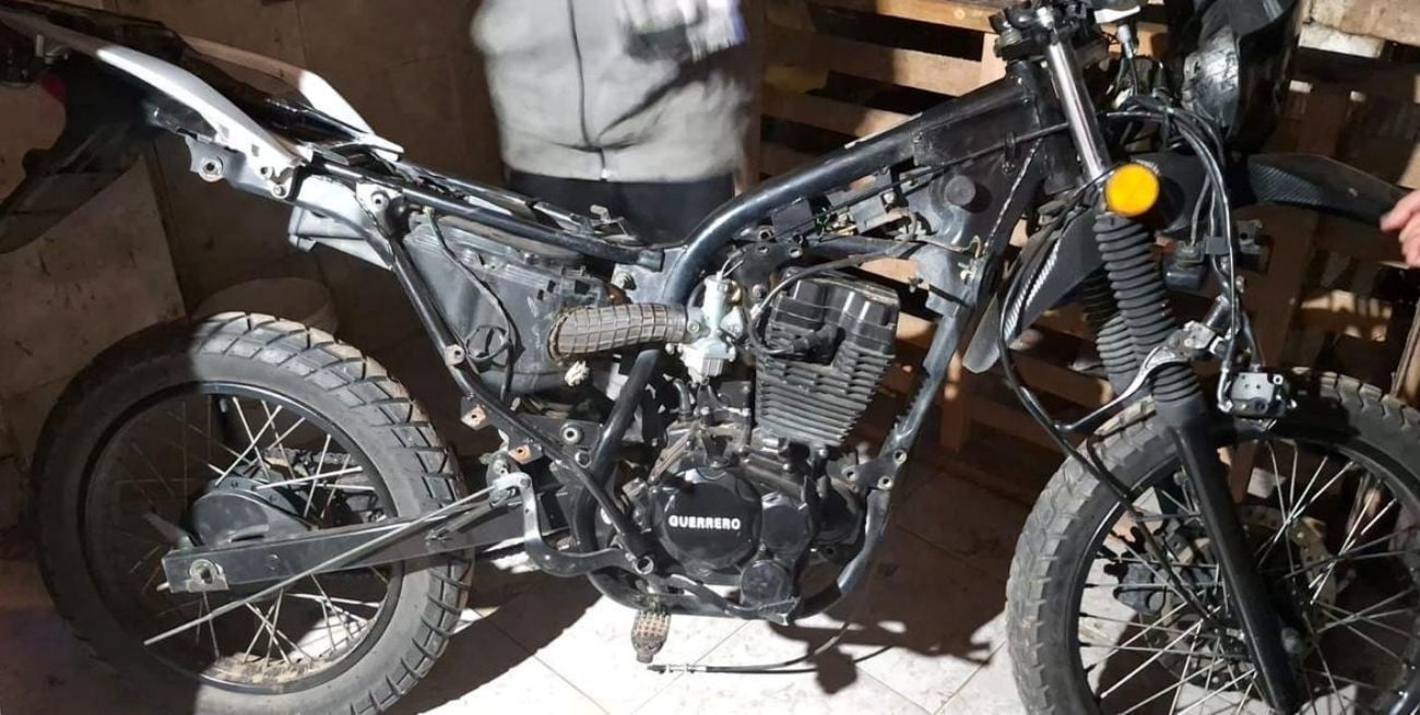 Cayó una banda dedicada al robo y desguace de motos en la costa santafesina
