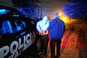 Traslado del delincuente a sede policial. Foto: Gentileza