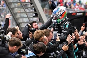 Kimi Antonelli se consolida como líder en el campeonato tras su cuarta victoria consecutiva, superando a Russell y marcando la vuelta rápida en Canadá. Foto: REUTERS / Jennifer Gauthier.