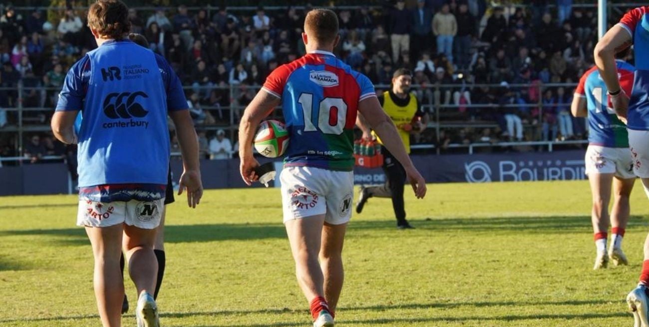 En el rugby como en el fútbol, “la pelota siempre al 10”