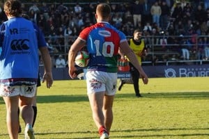 El "dueño" de la pelota. Ignacio Dogliani, fue el jugador del partido ante Selkam: hizo 24 de los 34 puntos de su equipo. Foto: Fernando Nicola.