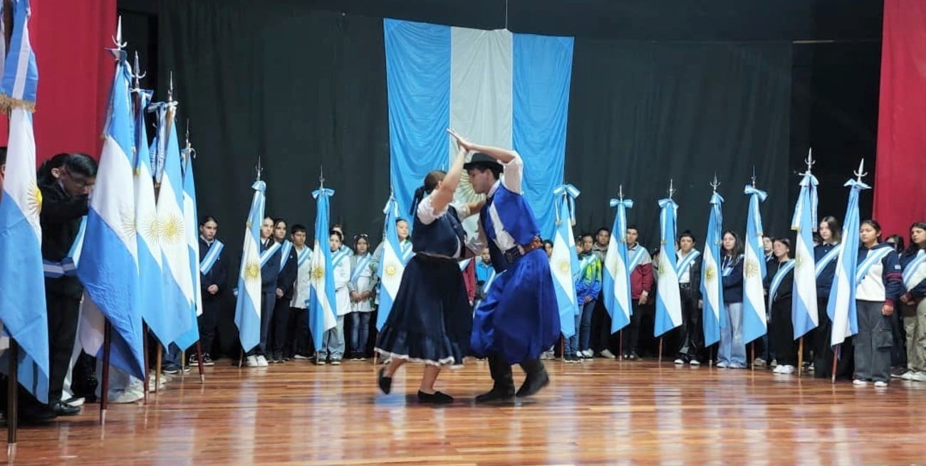 Vera conmemoró el 25 de Mayo con un emotivo acto en el Cine Teatro Español
