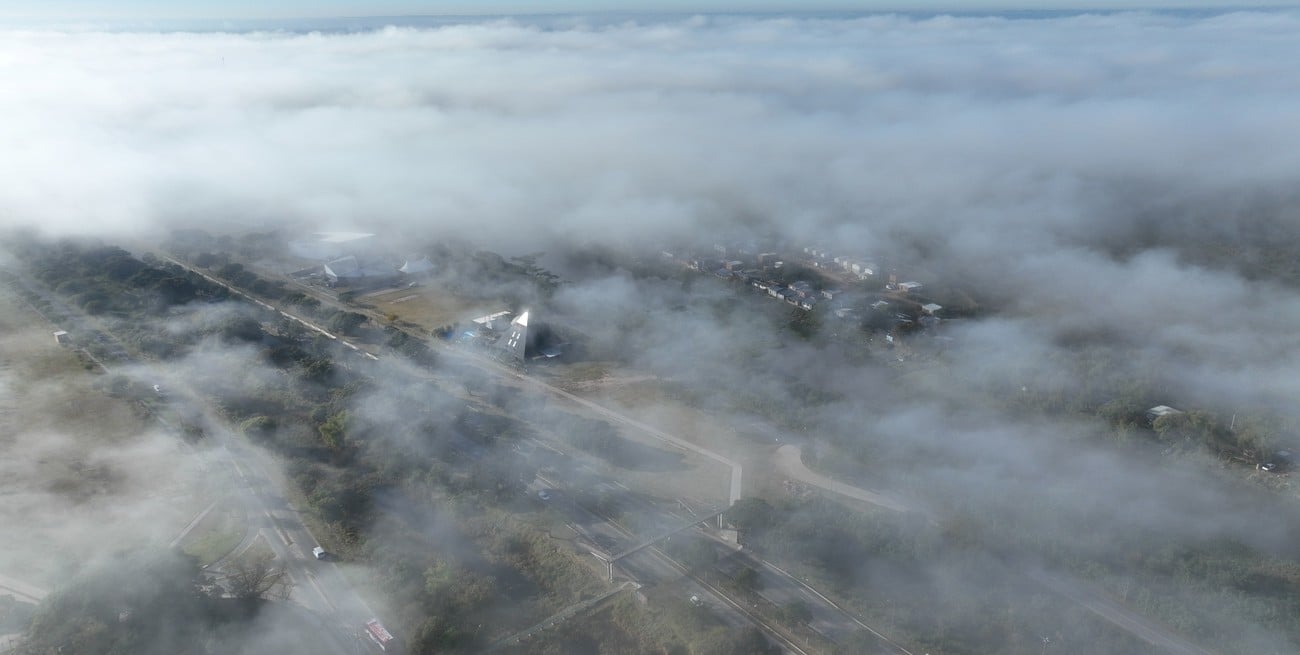 Alerta por niebla en tres provincias: recomendaciones para circular este jueves