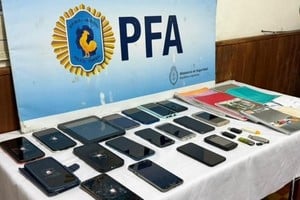 Elementos incautados durante el operativo. Foto: PFA